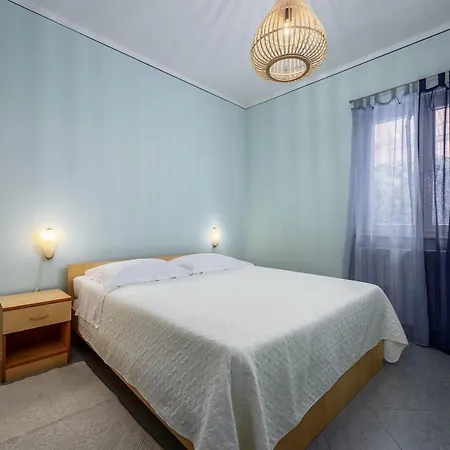 Appartement Edo Sveti Lovreč Pazenatički
